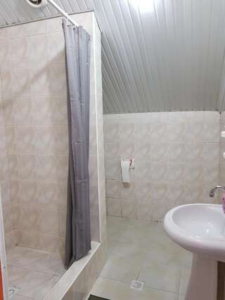 Гостевой дом Hotel Shele Гудаури Классический трехместный номер-6