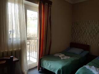 Гостевой дом Hotel Shele Гудаури Четырехместный номер-3