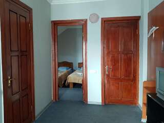 Гостевой дом Hotel Shele Гудаури Стандартный семейный номер-4